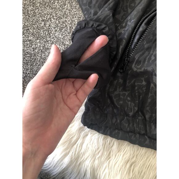 Zyia Active Women Windbreaker Hooded Black Animal Print Full Zip Jacket Large H1 - Picture 4 of 8